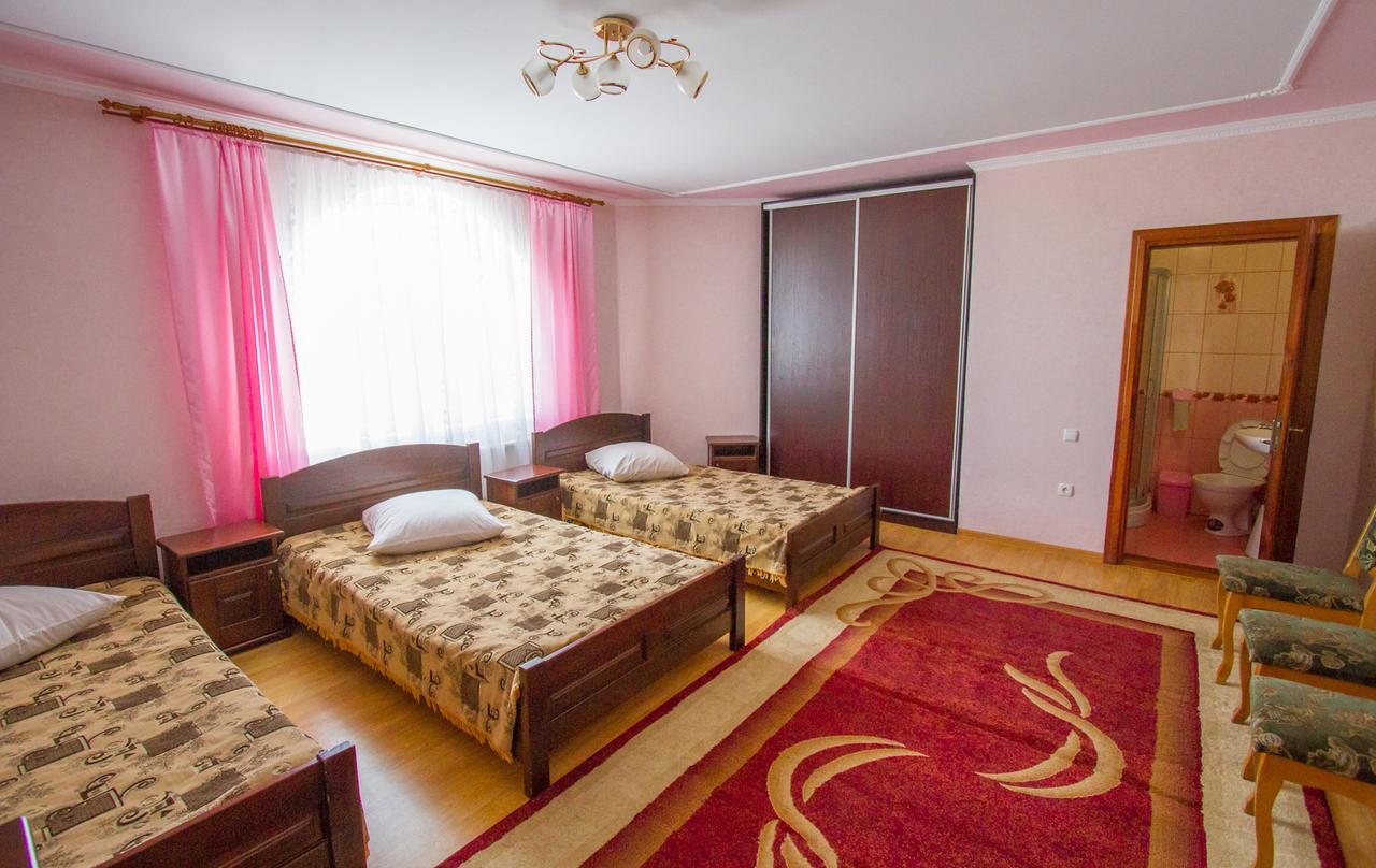 Orysya Hotel Kopychyntsi Exterior photo